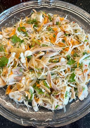 Hình của món Gỏi gà măng cụt.