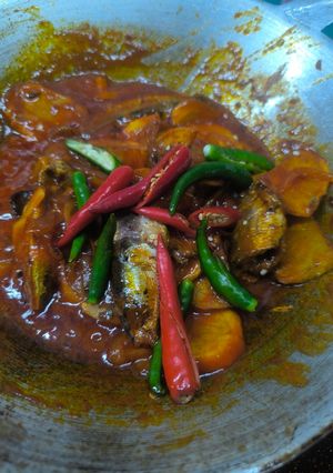 Gambar Ikan Sardin Masak Sambal dengan Ubi Kentang