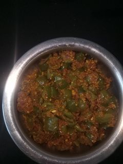 કેપ્સીકમ બેસન નું શાક (Capsicum Besan Shak Recipe In Gujarati) રેસીપી મુખ્ય ફોટો