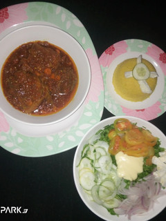 Cous cous da Miya tare d hadin salad ainihin hoton girkin