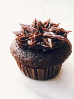عکسی از دستور کاپ کیک شکلاتی 🍫