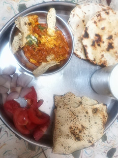 બટર નાન(butter naan recipe in Gujarati) રેસીપી મુખ્ય ફોટો