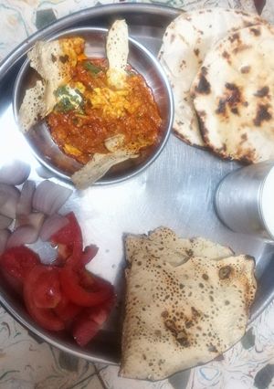 બટર નાન(butter naan recipe in Gujarati) રેસીપી મુખ્ય ફોટો