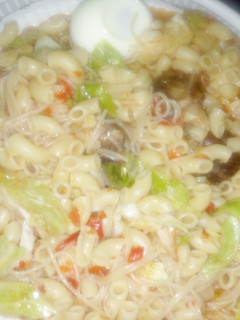 Dafadukan taliya da macaroni ainihin hoton girkin