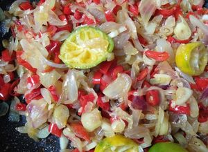 Foto resep Tumis Trio Bawang Sereh Lemon Cui