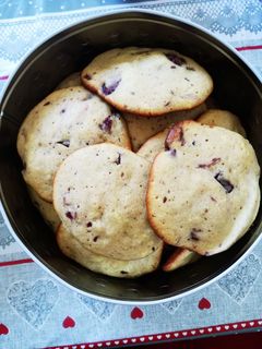 Csokis-meggyes keksz recept fotója