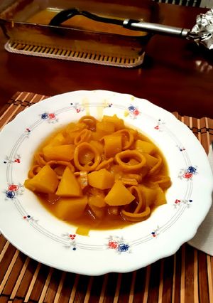 Una foto de Calamares con patatas horno