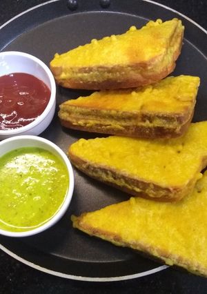 ક્રિસ્પી બ્રેડ પકોડા (Crispy Bread Pakoda Recipe In Gujarati) રેસીપી મુખ્ય ફોટો