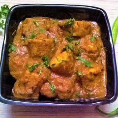 A picture of Achari Tofu Butter Masala.