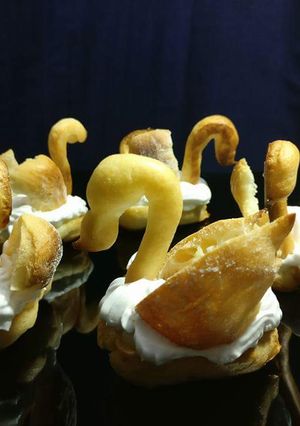 A picture of Cream Puff Swans.