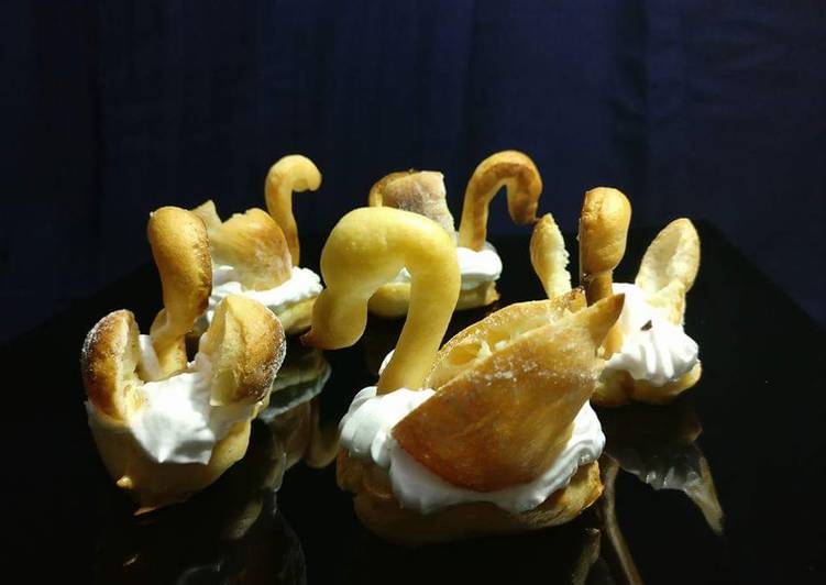 Steps to Make Favorite Cream Puff Swans