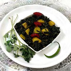 A picture of Aloo Methi.