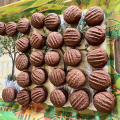 A picture of Romany Creams Chocolate Cookies.