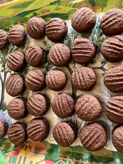 A picture of Romany Creams Chocolate Cookies.