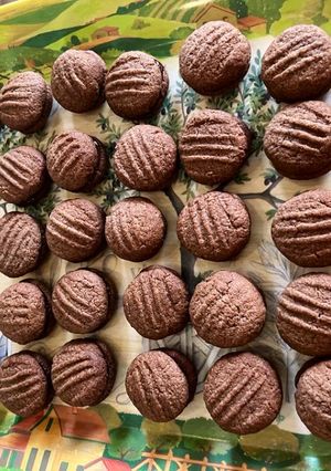 A picture of Romany Creams Chocolate Cookies.