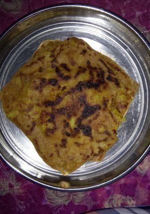 आलू का पराठा (aloo ka paratha recipe in Hindi) रेसिपी मुख्य फोटो