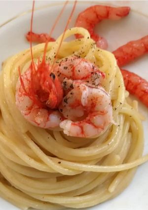 Foto di Spaghetti trafilati al bronzo e gambero rosso