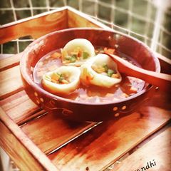 A picture of Veg wonton soup.