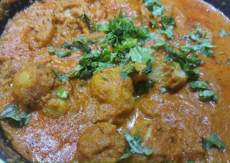 Steps to Make Favorite Panjabi Dumaaloo