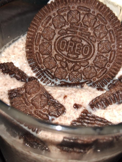 A picture of Oreo Milk shake.