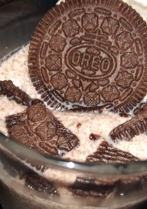 A picture of Oreo Milk shake.