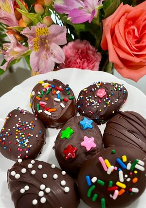 A picture of Chocolate-Covered Peanut Butter Easter Eggs 🐣.