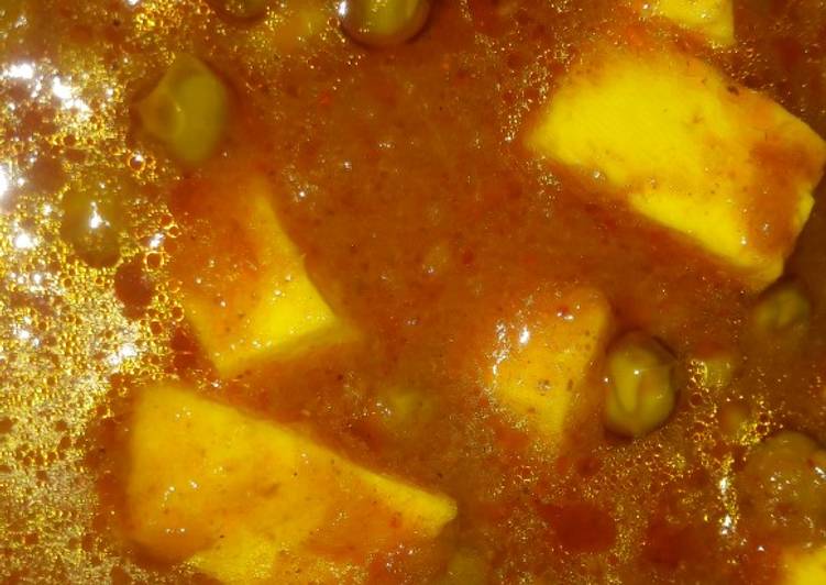 Masala Matari Paneer(spicy Peas and cheese)