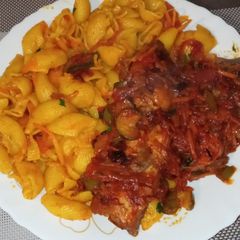 A picture of Pasta and Chicken sauce 😋.