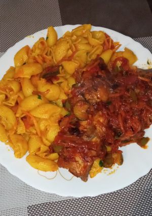 A picture of Pasta and Chicken sauce 😋.