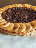 Crostata con frolla di banane e crema nocciolata