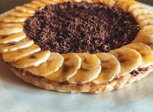 Foto di Crostata con frolla di banane e crema nocciolata