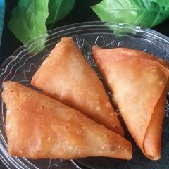 A picture of Pizza samosa.
