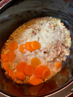 A picture of Crockpot Chicken and stuffing.