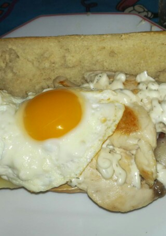 Una foto de 51. Bocata huevo y pechuga