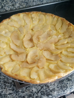 Una foto de Tarta de manzana y crema pastelera