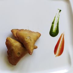 A picture of Punjabi Samosa.