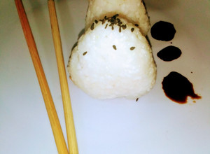 Una foto de Onigiri