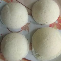 A picture of Suji idli in microwave.