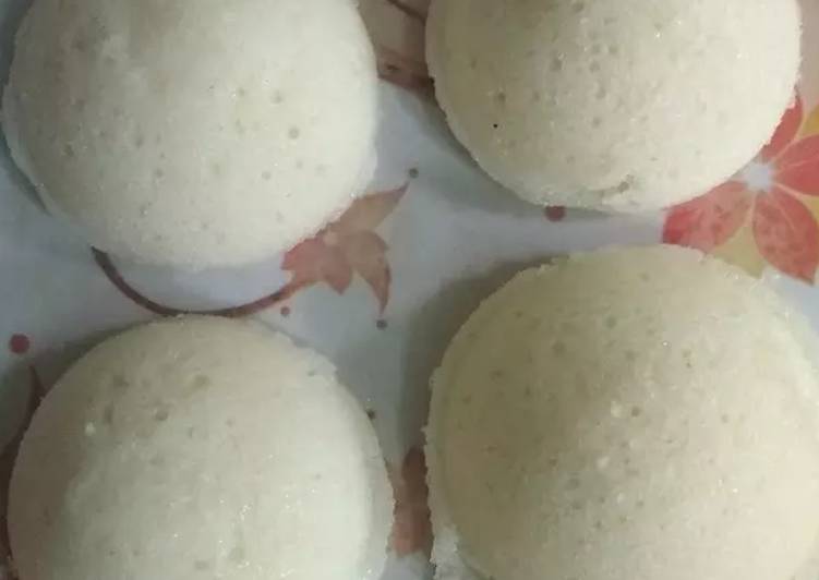 Suji idli in microwave
