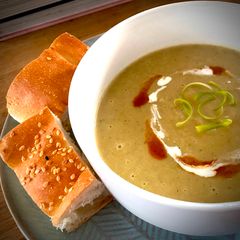 A picture of Ugly Duckling Soup.