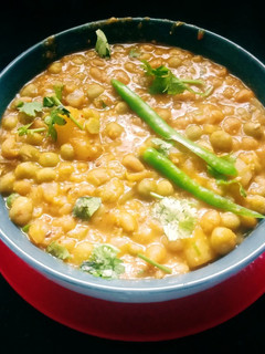 வித்தியாசமான உருளை பட்டாணி குர்மா (ஆலு மட்டர் மசாலா) செய்முறை முக்கிய புகைப்படம்