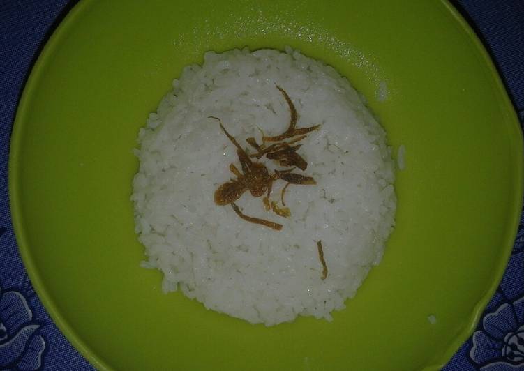 Nasi uduk magic com