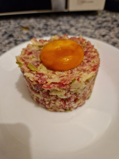 Una foto de Tartar de fuet