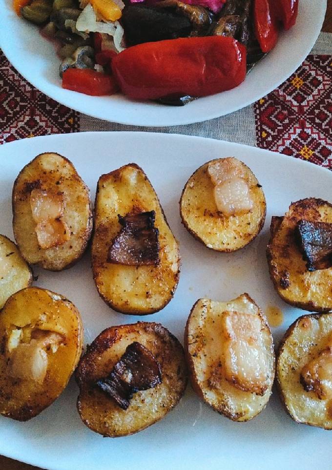 Печена картопля з салом "Кораблики"