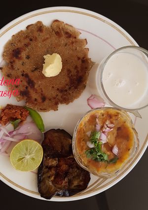 A picture of Jowar /Juar Jo Doddo (Rustic Sorgham Flour Flatbread).