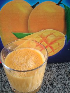 મેંગો મિલ્કશેક (Mango Milkshake Recipe In Gujarati) રેસીપી મુખ્ય ફોટો