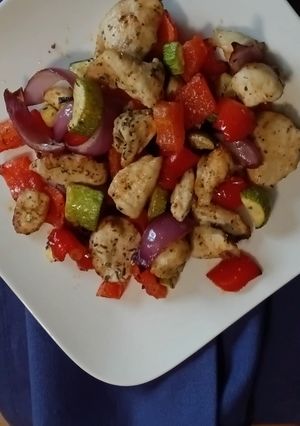 A picture of Quick Air Fryer Chicken with Zucchini, Bell Pepper, and Onion (Ready in 20 Minutes).