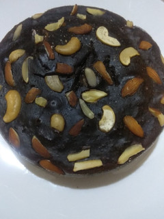 ட்ரை ப்ரூட் கொக்கோ கோதுமை கேக் (Dry fruit cocoa kothumai cake recipe in tamil) செய்முறை முக்கிய புகைப்படம்