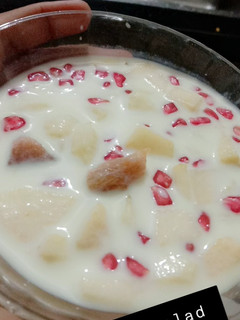 फ्रूट कस्टर्ड (Fruit custard recipe in Hindi) रेसिपी मुख्य फोटो