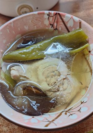 剝皮辣椒雞湯 的食譜成品照片
